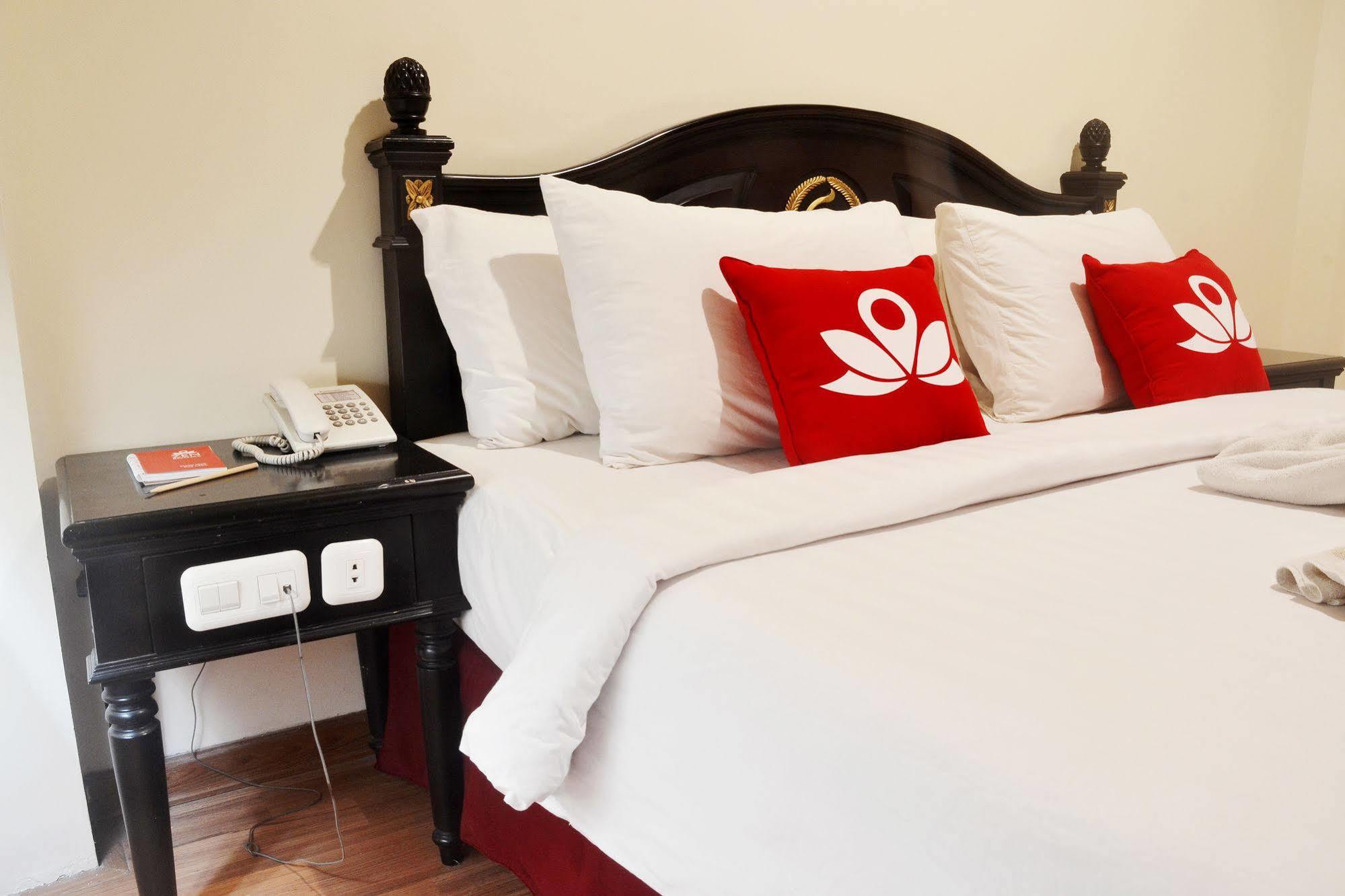 Zen Rooms Sultan Iskandar Muda Surabaja Zewnętrze zdjęcie