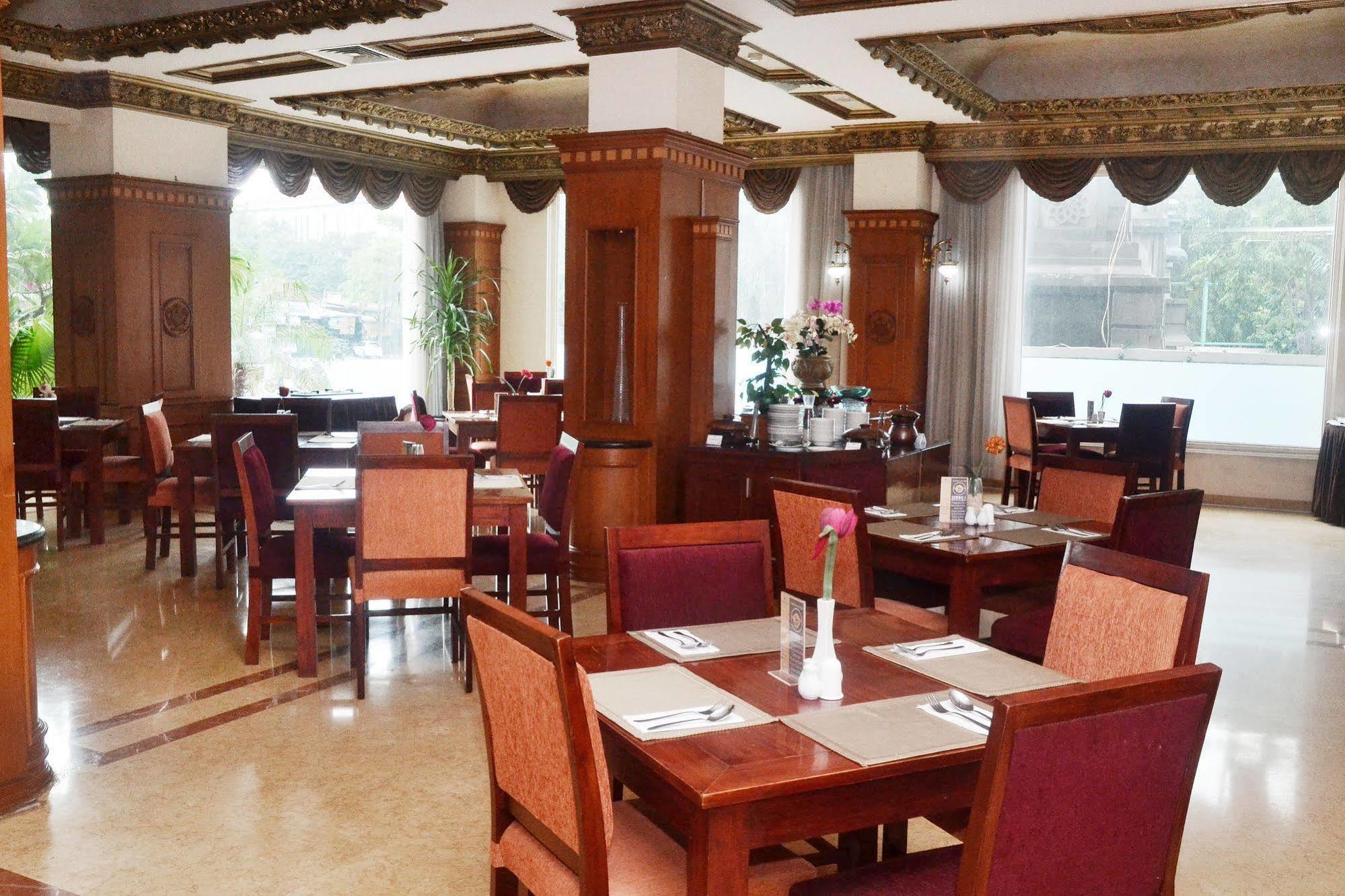 Zen Rooms Sultan Iskandar Muda Surabaja Zewnętrze zdjęcie