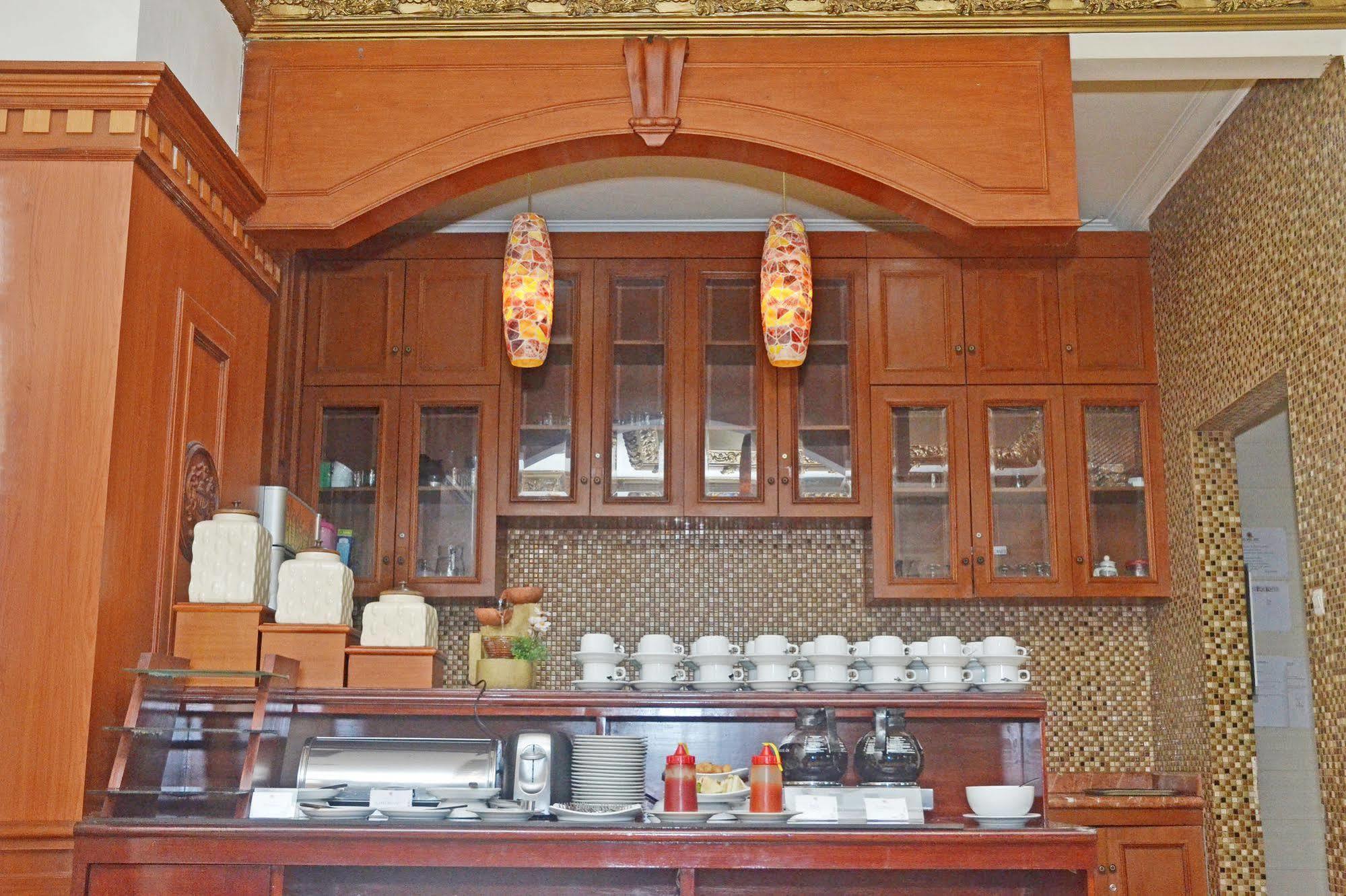 Zen Rooms Sultan Iskandar Muda Surabaja Zewnętrze zdjęcie